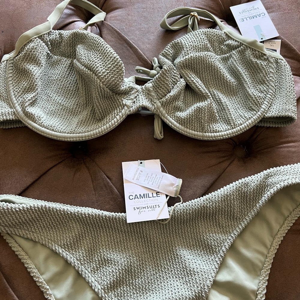 Textured Green Bikini Set - Picture 2 of 5
